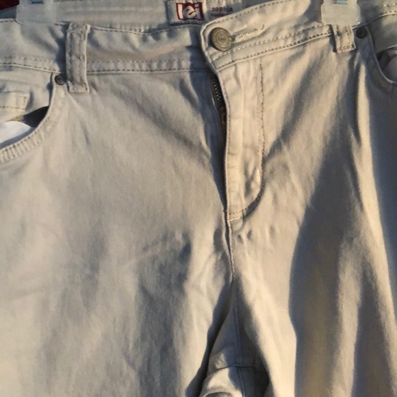 Khaki pants - Picture 2 of 4